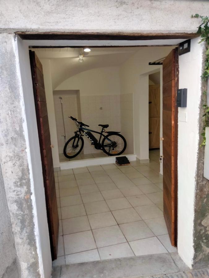 Casa Storta - Cycle Garage Con Biciclette Villa Pisogne Luaran gambar